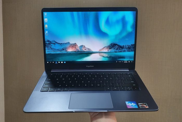 Inhon blade 13 carbon is one light notebook