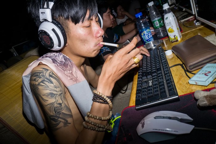 Chinese gamer spends six years at internet cafe