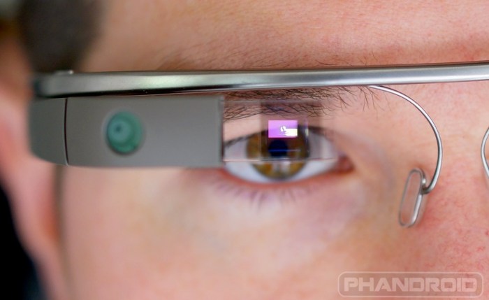 Google glass has autofocus 5 megapixel camera