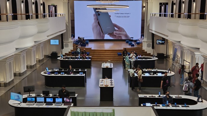 Samsung opening experience shops within best buy starting april 8