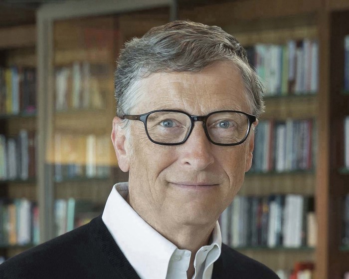 Bill gates and paul allen recreate classic 1981 shot