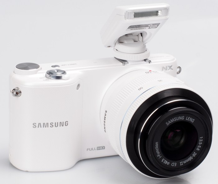 Samsung smart camera nx2000 hands on review