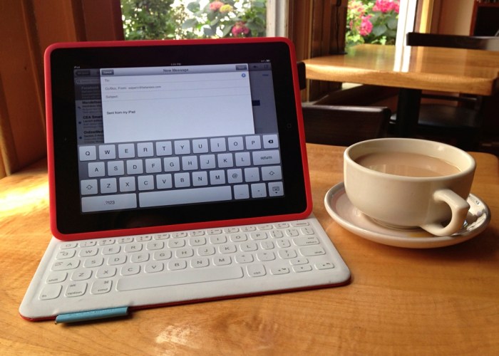 Superb logitech fabricskin keyboard case for ipad