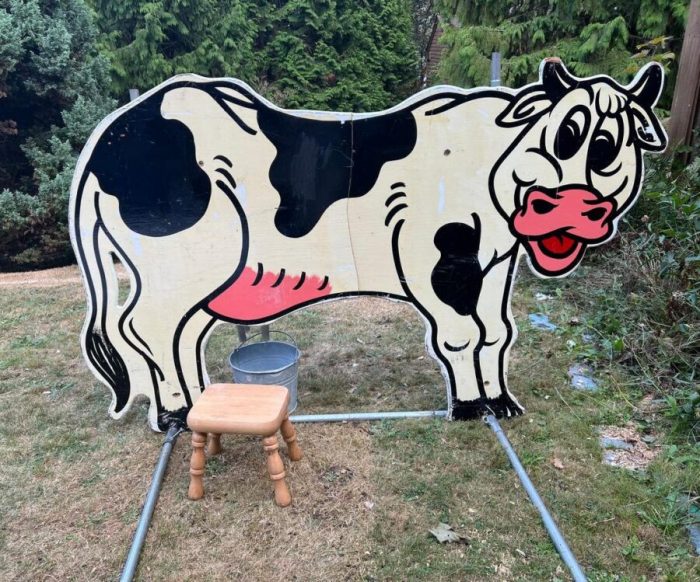 Japanese cow milking game featuring teen idol appears on android